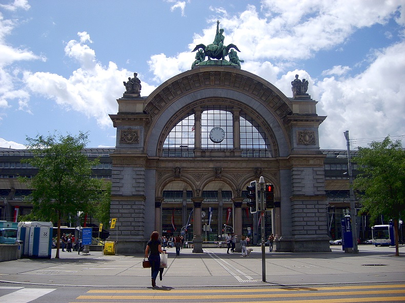 Luzern Hauptbahnhof  Stockfoto-ID: 225967324 Copyright: Ambasador381